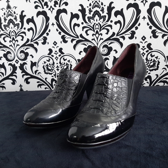 Indigo by Clarks Lethie Victorian-style High Heels - Picture 2 of 8